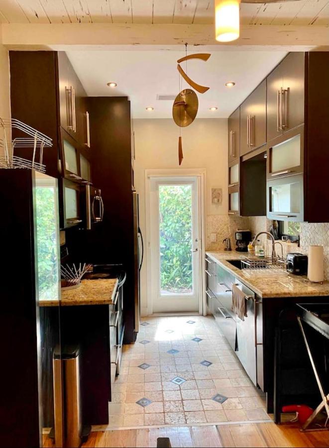 Entire Private Beautiful 2 Bedroom Plus Den House With Gated Front&Back Yard And Free Parking 10Min Drive To Miami Beach מראה חיצוני תמונה