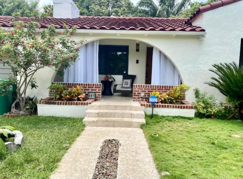 Entire Private Beautiful 2 Bedroom Plus Den House With Gated Front&Back Yard And Free Parking 10Min Drive To Miami Beach מראה חיצוני תמונה