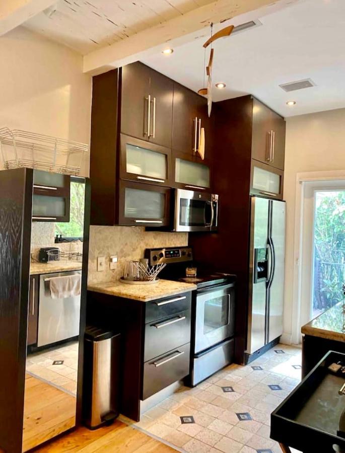 Entire Private Beautiful 2 Bedroom Plus Den House With Gated Front&Back Yard And Free Parking 10Min Drive To Miami Beach מראה חיצוני תמונה
