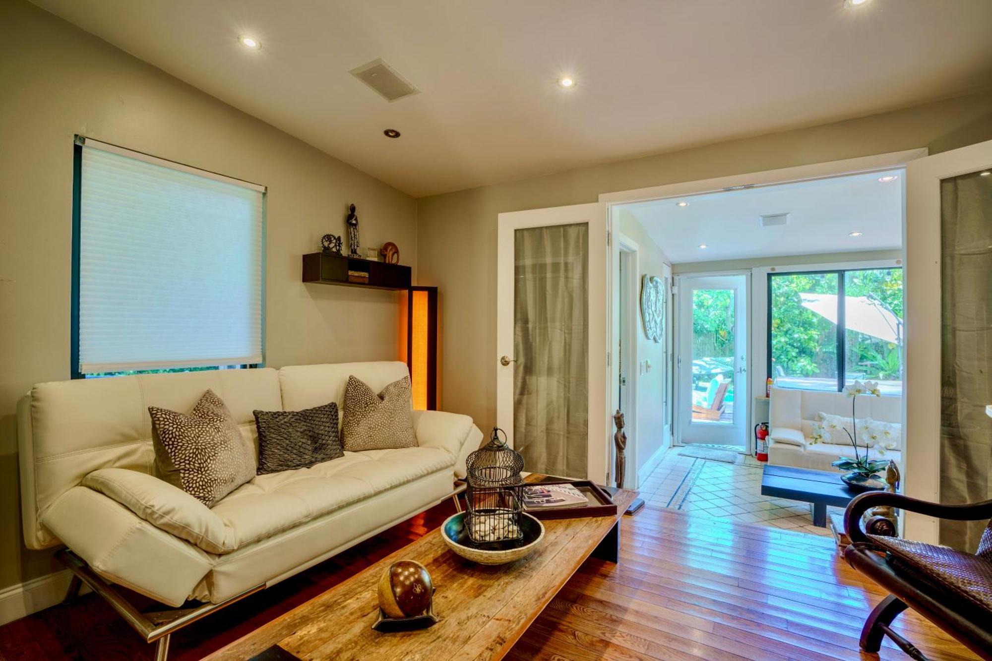 Entire Private Beautiful 2 Bedroom Plus Den House With Gated Front&Back Yard And Free Parking 10Min Drive To Miami Beach מראה חיצוני תמונה