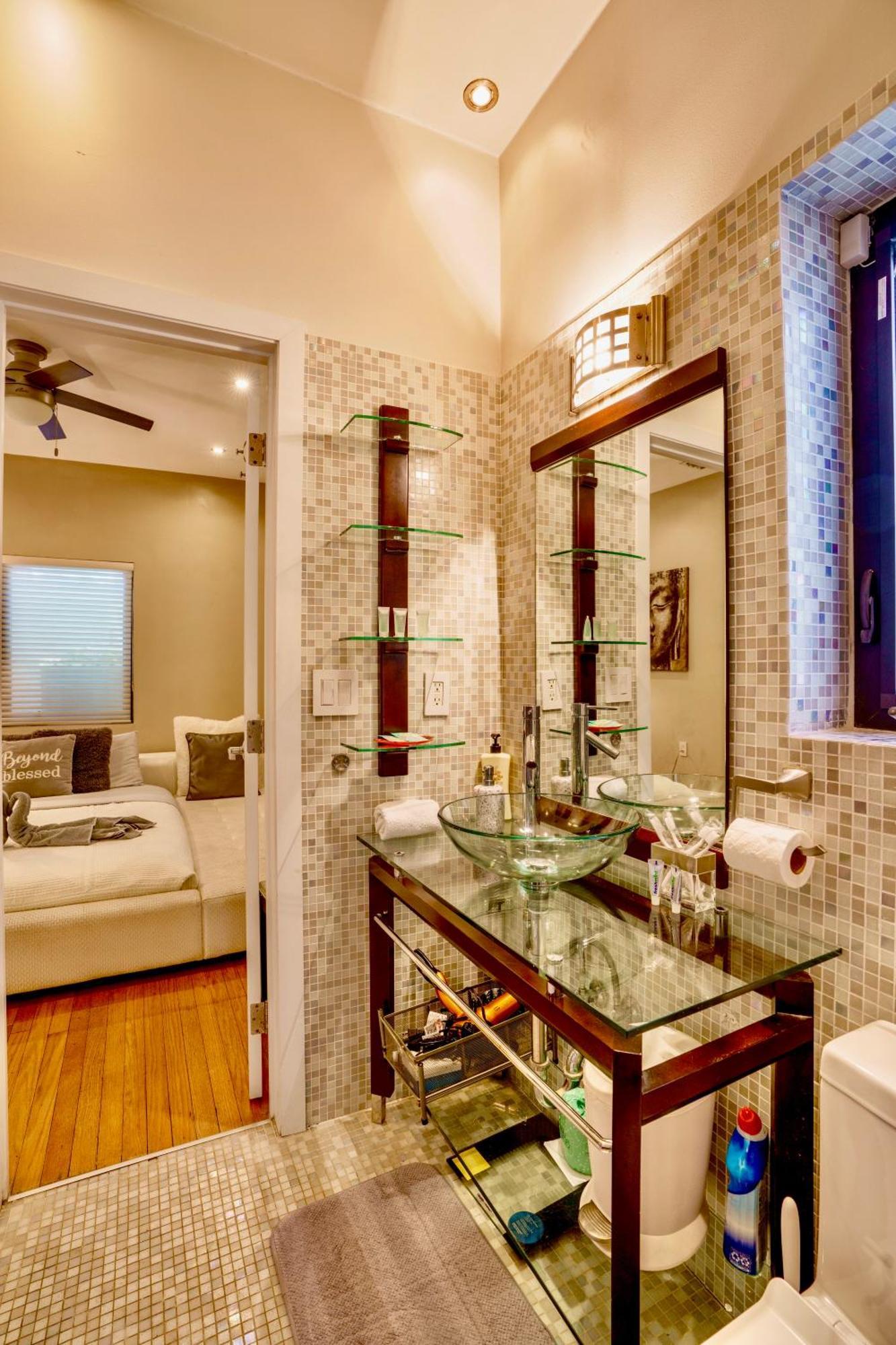 Entire Private Beautiful 2 Bedroom Plus Den House With Gated Front&Back Yard And Free Parking 10Min Drive To Miami Beach מראה חיצוני תמונה