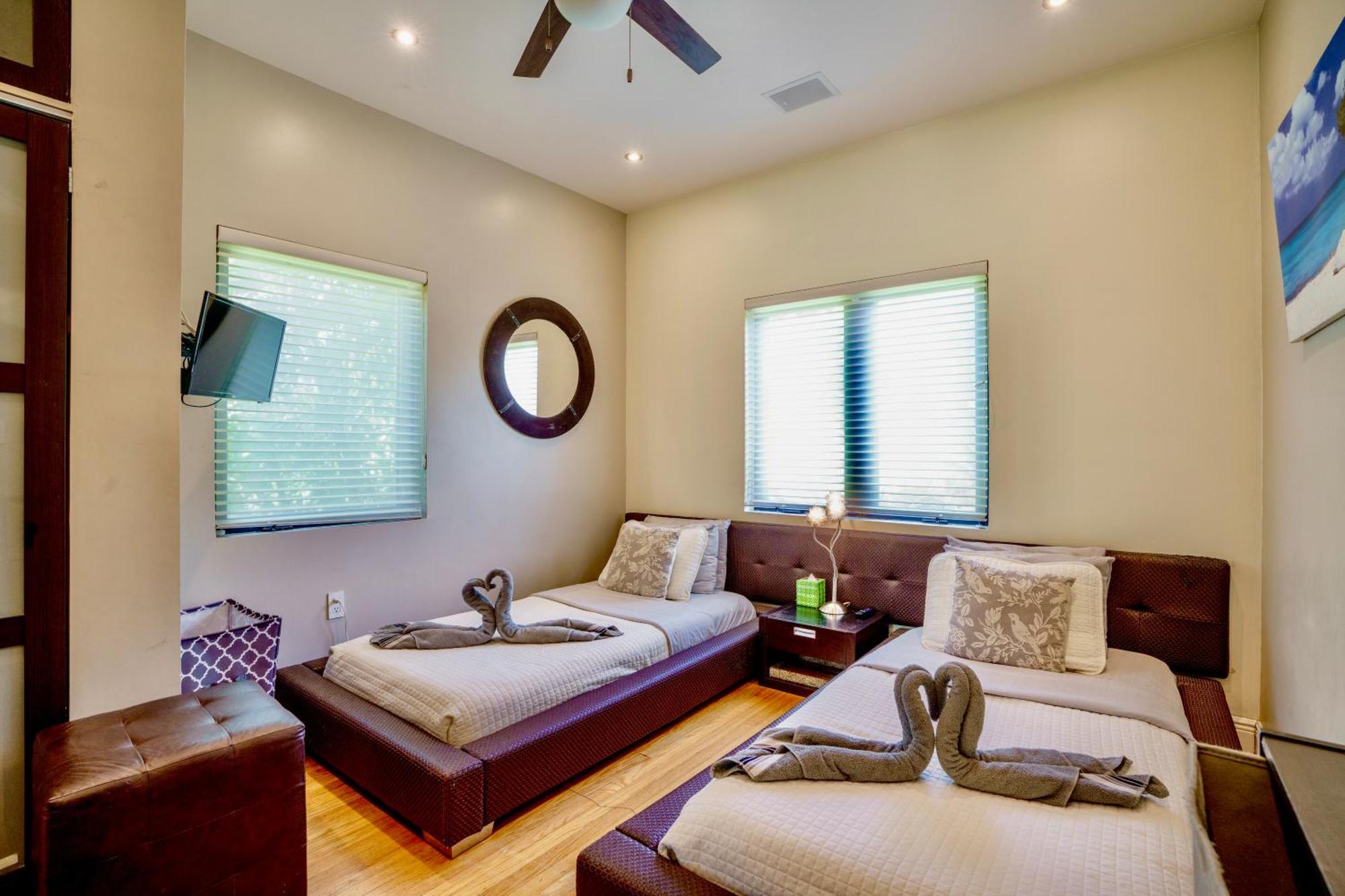 Entire Private Beautiful 2 Bedroom Plus Den House With Gated Front&Back Yard And Free Parking 10Min Drive To Miami Beach מראה חיצוני תמונה