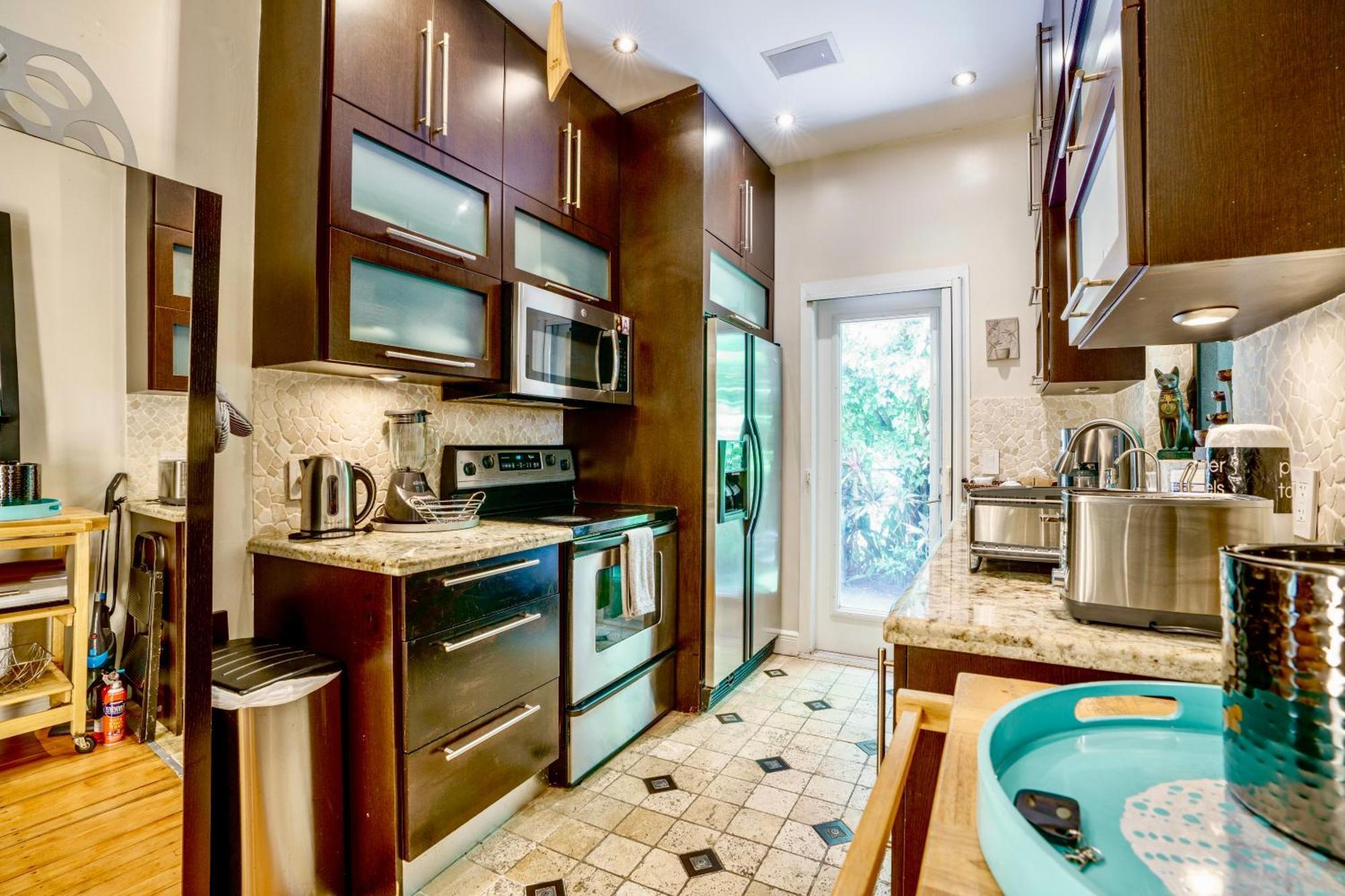Entire Private Beautiful 2 Bedroom Plus Den House With Gated Front&Back Yard And Free Parking 10Min Drive To Miami Beach מראה חיצוני תמונה