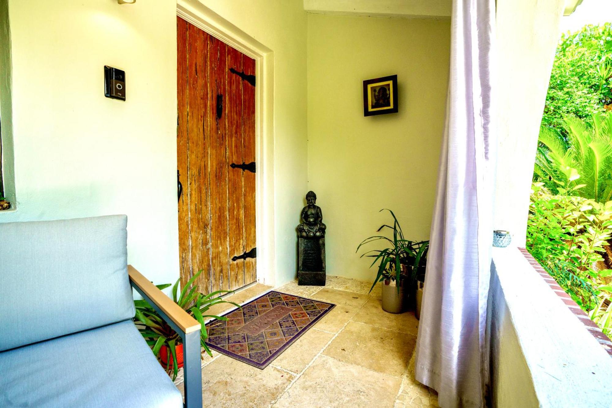 Entire Private Beautiful 2 Bedroom Plus Den House With Gated Front&Back Yard And Free Parking 10Min Drive To Miami Beach מראה חיצוני תמונה